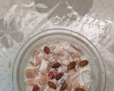A picture of step 4 of Chilled mixed fruit cream.
