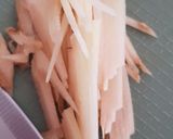 A picture of step 1 of Steamed Herbal Chicken.
