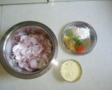 A picture of step 1 of Kanda bhaji pav.