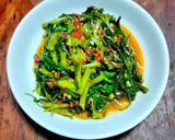 Foto langkah ke 5 dari resep Kangkung Masak Belacan.