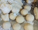 Foto langkah ke 5 dari resep (661) pempek dos (tanpa ikan) isi telur dan keju.