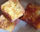 Foto langkah ke 5 dari resep Mini Sweet Cinnamon Cheese French Toast.