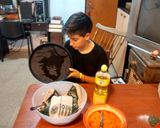 Foto del paso 3 de la receta: Pizza casera con mamá