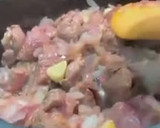 صورة لخطوة 2 من وصفة باميه مع اللحم بالطماطم