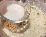 Foto del passaggio 3 della ricetta Cheesecake con crema di pistacchio