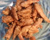 Foto langkah ke 4 dari resep Cangkang / Kulit Udang Crispy.