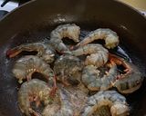 Foto langkah ke 9 dari resep Spaghetti Telur Asin dengan Udang.