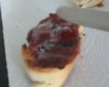 Foto del paso 2 de la receta: Tostadas con mermelada. Fácil y rápido