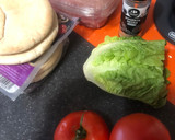 Foto del paso 1 de la receta: Pan de pita relleno de pollo
