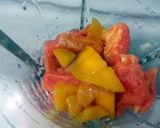 A picture of step 2 of Papaya Mango Smoothies.