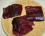 A picture of step 1 of Full of Nutrition! Blood-Simmered Tuna.