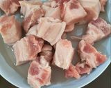 Foto langkah ke 1 dari resep Babi kecap, kentang dan telur.