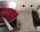 A picture of step 3 of Beetroot Halwa.