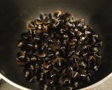 A picture of step 2 of Salty-Sweet Shijimi Clams To Serve With Rice.