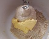 Foto langkah ke 2 dari resep Roti goreng cream moka meises.