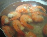 A picture of step 2 of Boiled Shrimp in Salted Water.