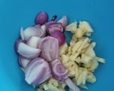 Gambar langkah 1 resipi Tumis Terung Kacang Panjang.