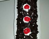 Foto langkah ke 4 dari resep Blackforest roll.