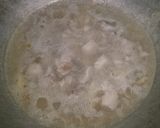 Foto langkah ke 4 dari resep Tumis Ayam Jamur Berkuah.