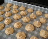 A picture of step 4 of Crusty Coconut Merengue Cookies.