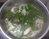 Hình bước làm 3 của món Canh Cá lóc nấu măng chua