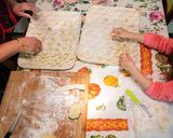 Foto del passaggio 9 della ricetta Gnocchi con papà!