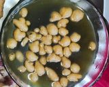 A picture of step 9 of Sooji golgappa pani puri.
