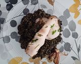 Foto del paso 7 de la receta: Arroz negro con calamar a la plancha