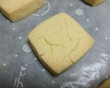 A picture of step 12 of Salted Shortbread Cookies with Olive Oil.