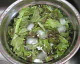 A picture of step 2 of Lettuce Salad with Sticky Natto Dressing.