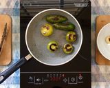 Foto del paso 1 de la receta: Guacamole con Tomate Tatemado