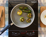 Foto del paso 1 de la receta: Guacamole con Tomate Tatemado