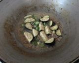 รูปขั้นตอนการทำที่ 2 ของ มะเขือม่วงผัดหมูสับ