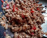 รูปขั้นตอนการทำที่ 2 ของ ข้าวผัดกะเพราไข่ดาววัดใจ (กินข้าวผัดกะเพราในขัน)