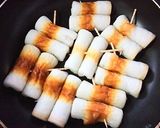 A picture of step 3 of Kabayaki-Style Sweet and Spicy Grilled Chikuwa.