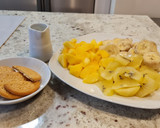Foto del paso 1 de la receta: Papilla de kiwi amarillo, briñon, plátano y galletas