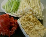 A picture of step 1 of Delicious Nikudofu (Simmered Meat and Tofu).