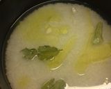 Foto del paso 3 de la receta: Arroz jasmine saborizado con hoja de lima y rødfisk encebollado