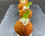 Foto del paso 9 de la receta: Croquetas Variadas, cecina, jamón ibérico, pollo, calçots y de chistorra con huevo frito😜😜😜😜