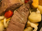 Vacío al horno con papas y batatas