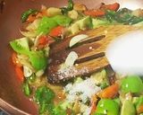 Foto langkah ke 7 dari resep Ikan asin cumi cabe hijau saos tauco asin 🥰.