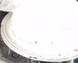 A picture of step 14 of Jel Christmas Cake.