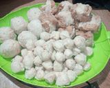 Foto langkah ke 4 dari resep Baso Ayam mix Wortel.