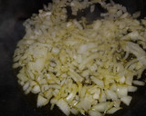 Foto del paso 1 de la receta: Potaje de garbanzos con chorizo y patatas