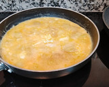 Foto del paso 5 de la receta: Tortilla de patatas con cebolla