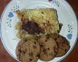 A picture of step 10 of Pineapple crumble with yogurt and chocolate cookies.