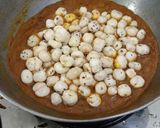 A picture of step 7 of Makhana Masala Curry.