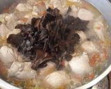 Foto del paso 3 de la receta: Pollo al disco en salsa de hongo