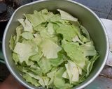 Foto langkah ke 1 dari resep Tumis Kubis Ala Resto.