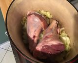 Une image de l'étape 3 de Souris d'agneau confites caramélisées au miel, thym, romarin et badiane.